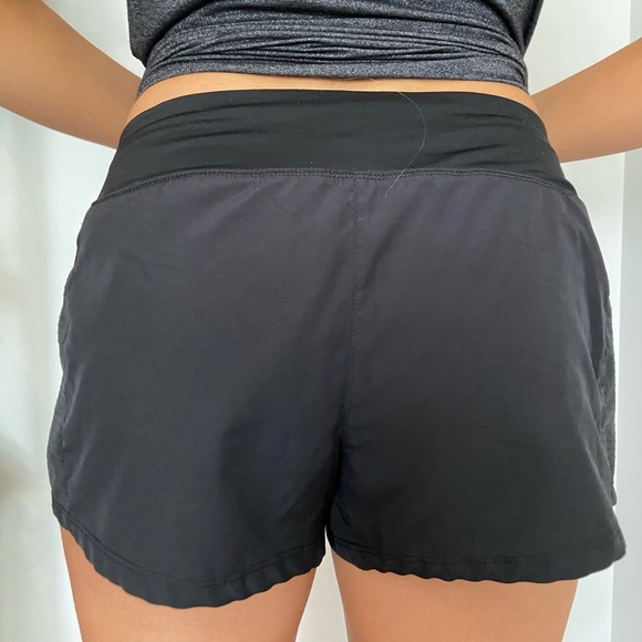 Nike sports shorts - Picture 3 of 3